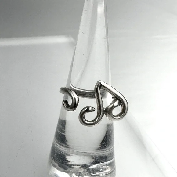 💎 TIFFANY&Co. Silver Ladies Ring - Picture 2 of 12